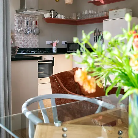 The House Deluxe 2 Bedroom Upper Floor Διαμέρισμα Χαρογκέιτ