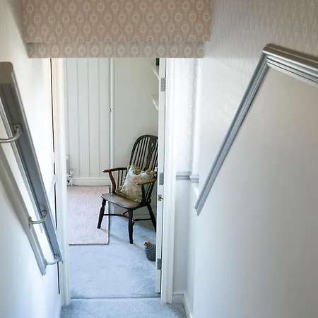 The House Deluxe 2 Bedroom Upper Floor Χαρογκέιτ