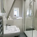 The House Deluxe 2 Bedroom Upper Floor