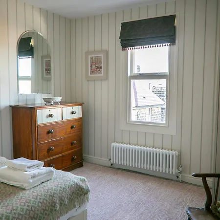 The Green House Deluxe 2 Bedroom Upper Floor Apartments