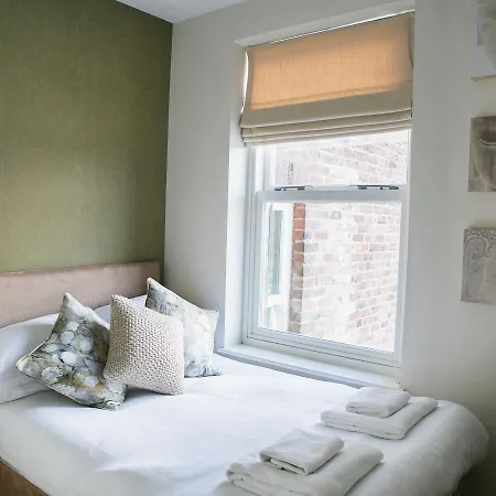 Apartment The Green House Classic 2 Bedroom Apartment *