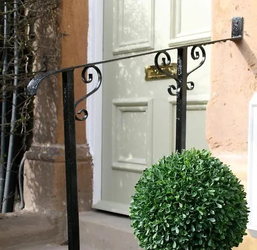 The Green House Deluxe 2 Bedroom Apartments 2 And 3