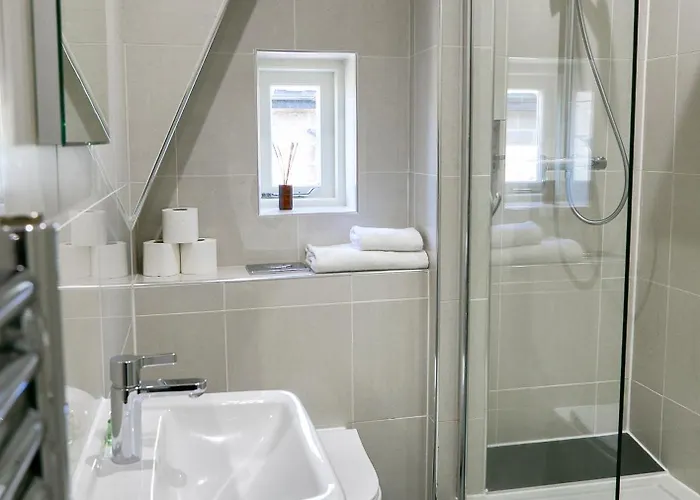 The Green House Deluxe 2 Bedroom Upper Floor Apartments