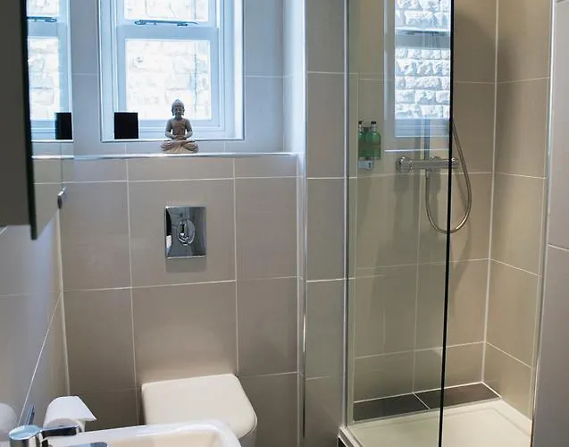 The Green House Deluxe 2 Bedroom Apartments 2 And 3 Apartment *